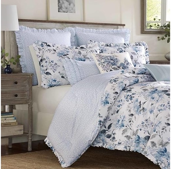 Home - King Duvet Cover Set, Reversible Cotton Bedding with Matching Shams, Lightweight Home Decor for All Seasons (Chloe Blue, King)