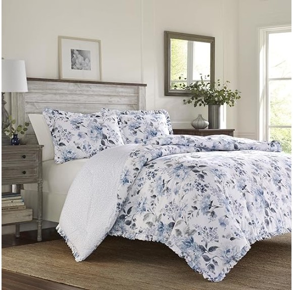 Home - King Duvet Cover Set, Reversible Cotton Bedding with Matching Shams, Lightweight Home Decor for All Seasons (Chloe Blue, King)