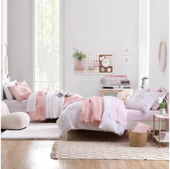 Twin Duvet Cover Set, Reversible Cotton Bedding with Matching Sham, All Season Home Decor (Rambling Rose White, Twin)