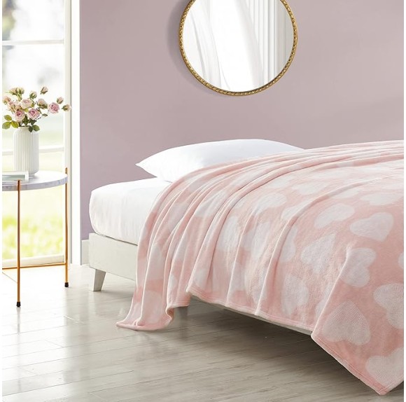 Twin Blanket, Lightweight & Warm Plush Bedding, All Season Home Decor (Dotted Heart Pink, Twin)