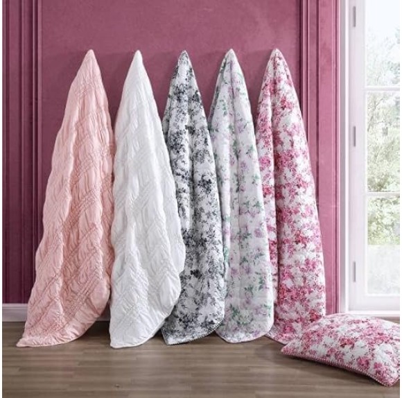 King Quilt Set, Cozy Brushed Microfiber Reversible Bedding Set, All Season Casual Home Décor (Floral Vineyard Pink, King)