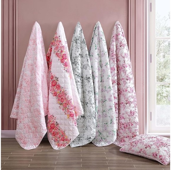 Queen Quilt Set, Reversible Brushed Microfiber Bedding with Matching Shams, Diamond Stitched Bedroom Decor (Butterfly Ombre Pink, Queen)