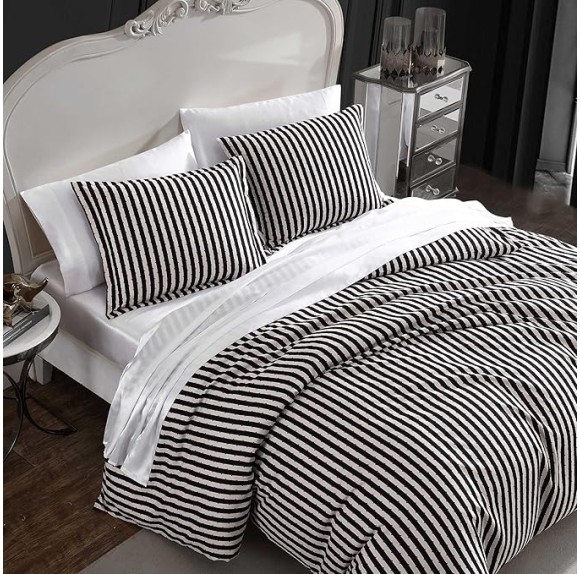 Twin Duvet Cover, Soft Bedding Set with Matching Shams, Chic Home Decor (Wonderland Stripe Black, Twin)